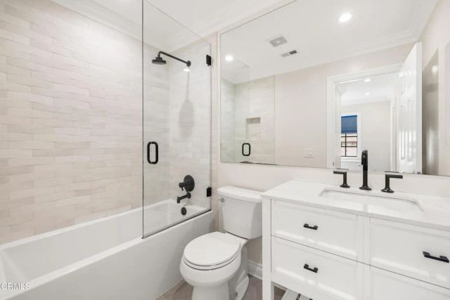 6713 Singletree Lane, Oak Park, CA 91377