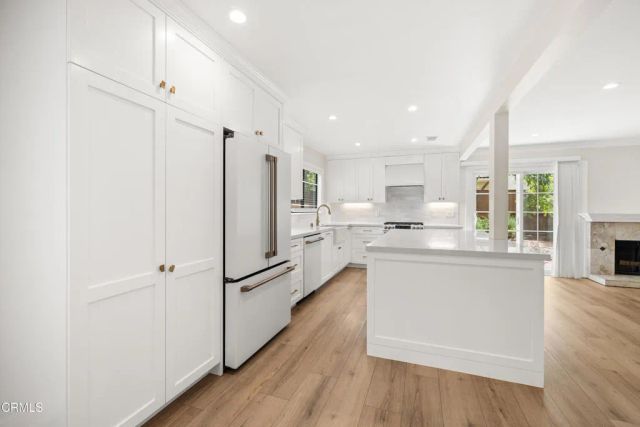 6713 Singletree Lane, Oak Park, CA 91377