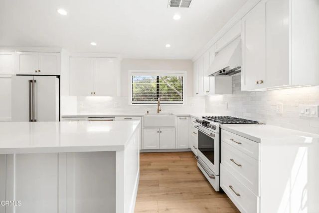 6713 Singletree Lane, Oak Park, CA 91377