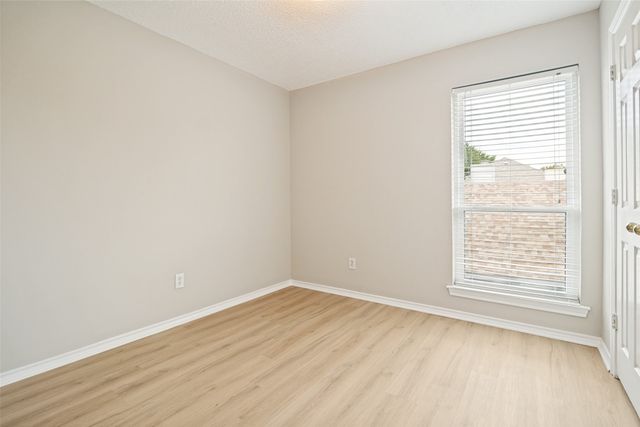 143 Cresthaven Drive, Rockwall, TX 75032