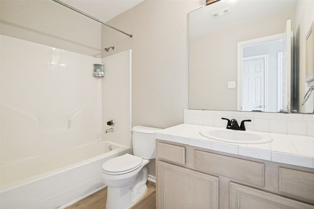 143 Cresthaven Drive, Rockwall, TX 75032