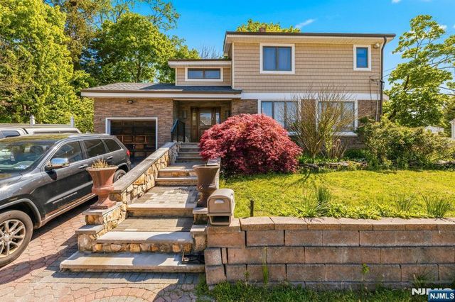 32-03 Norwood Drive, Fair Lawn, NJ 07410