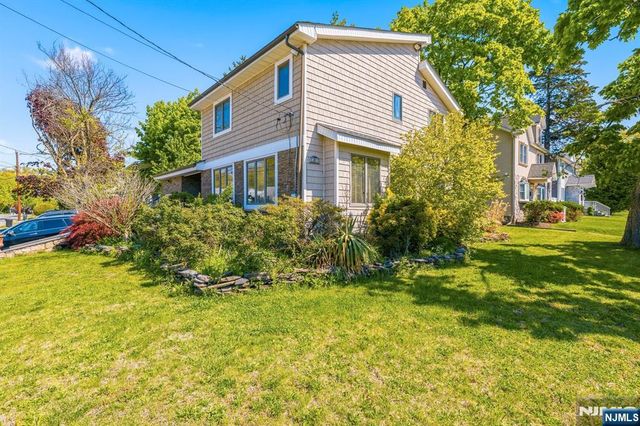 32-03 Norwood Drive, Fair Lawn, NJ 07410