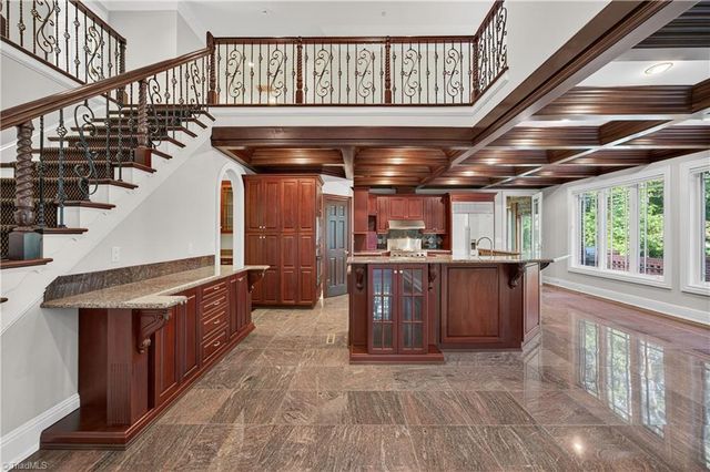 2730 Wellsprings Drive, Pfafftown, NC 27040