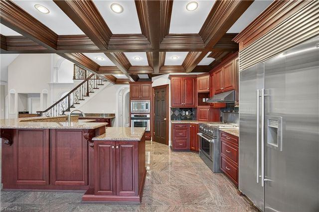 2730 Wellsprings Drive, Pfafftown, NC 27040