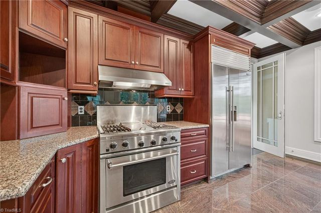 2730 Wellsprings Drive, Pfafftown, NC 27040