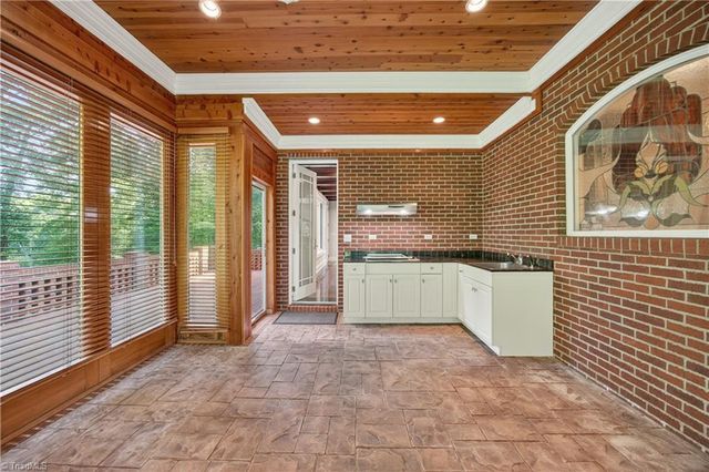 2730 Wellsprings Drive, Pfafftown, NC 27040