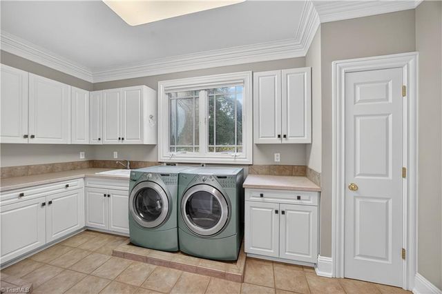 2730 Wellsprings Drive, Pfafftown, NC 27040