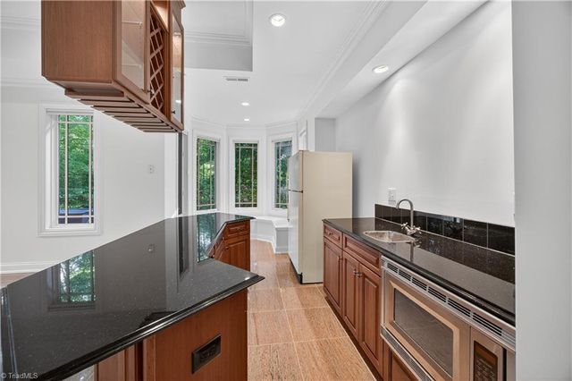 2730 Wellsprings Drive, Pfafftown, NC 27040