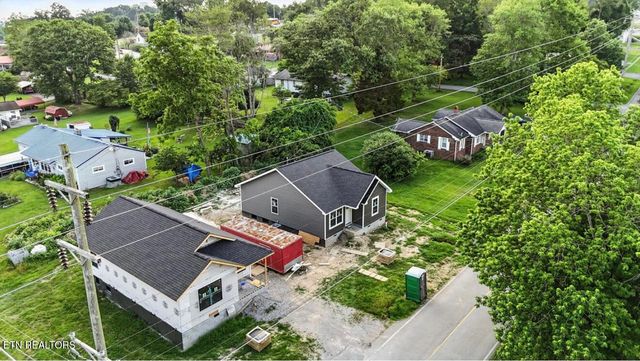 317 FUKERSON St, Tazewell, TN 37879