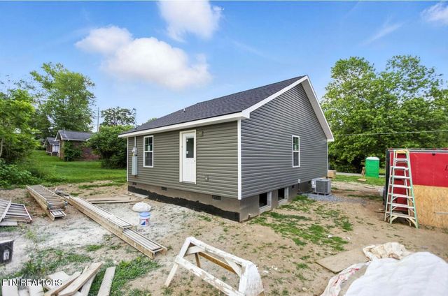 317 FUKERSON St, Tazewell, TN 37879
