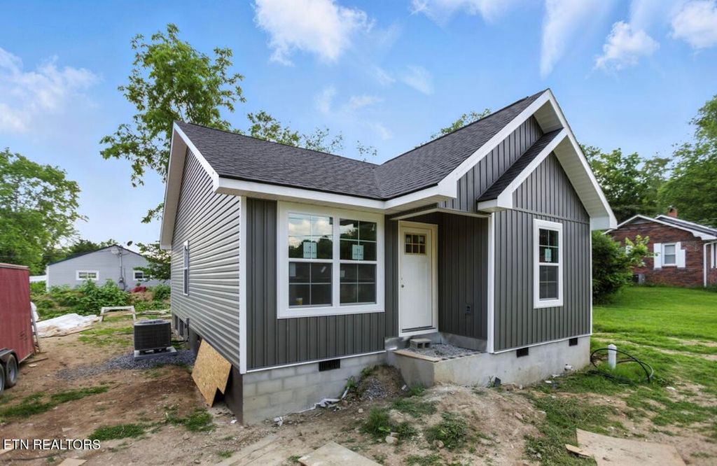 317 FUKERSON St, Tazewell, TN 37879