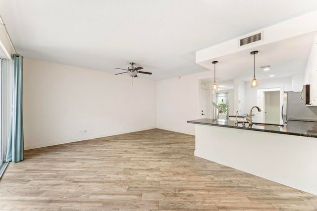 180 Freeport Drive, Jupiter, FL 33458