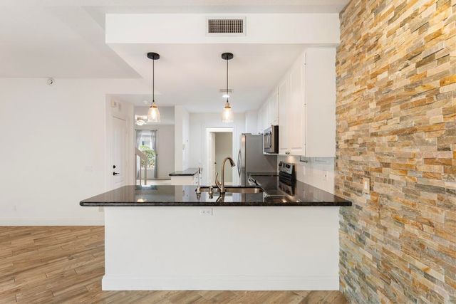 180 Freeport Drive, Jupiter, FL 33458