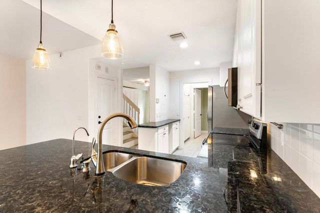 180 Freeport Drive, Jupiter, FL 33458