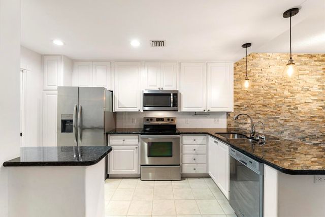 180 Freeport Drive, Jupiter, FL 33458