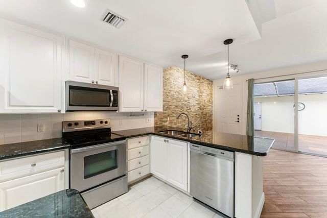 180 Freeport Drive, Jupiter, FL 33458