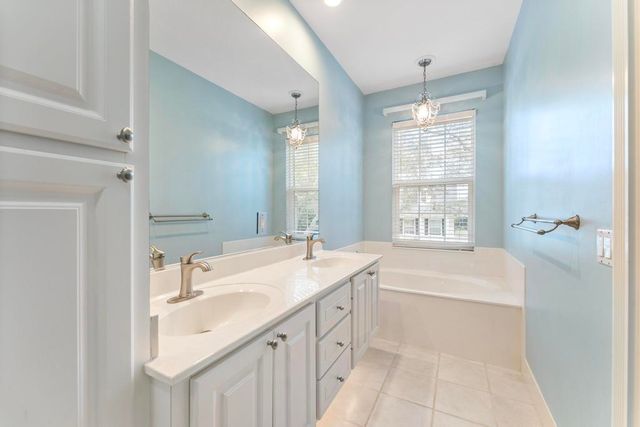 180 Freeport Drive, Jupiter, FL 33458