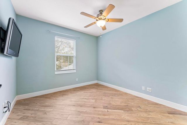 180 Freeport Drive, Jupiter, FL 33458