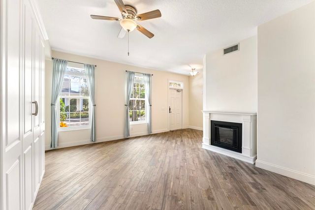 180 Freeport Drive, Jupiter, FL 33458