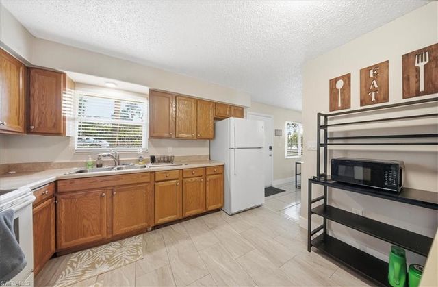 3325 Airport RD # U4, Naples, FL 34105