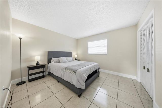 3325 Airport RD # U4, Naples, FL 34105