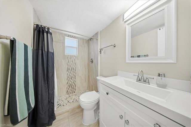 3325 Airport RD # U4, Naples, FL 34105