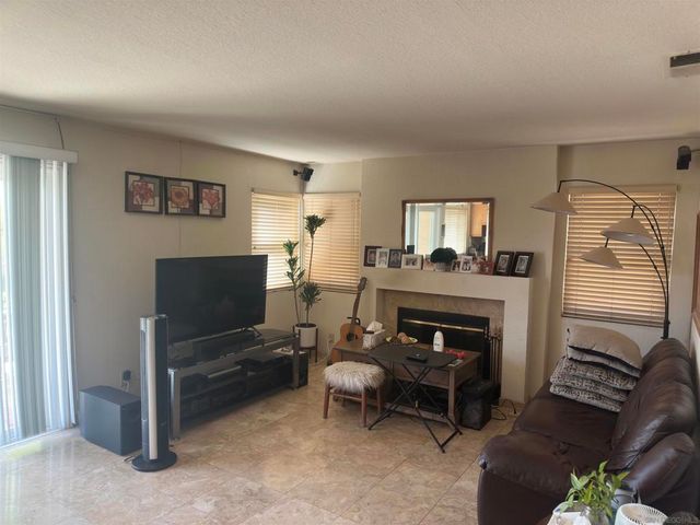 15595 Corte Montanoso, San Diego, CA 92127