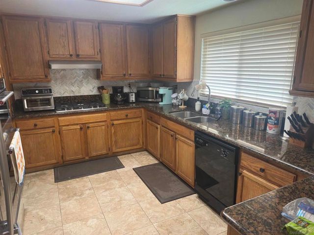 15595 Corte Montanoso, San Diego, CA 92127