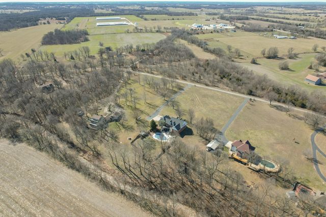 8334 Lawrence 2194, Monett, MO 65708