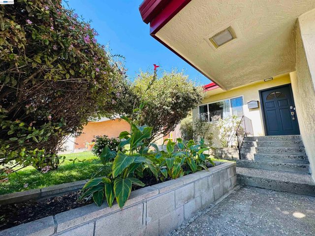 25132 DEL MAR AVE, Hayward, CA 94542