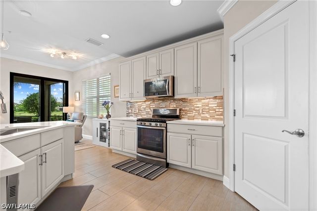 2137 FRANGIPANI CIR 102, Naples, FL 34120