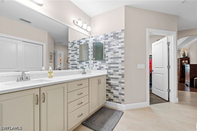 2137 FRANGIPANI CIR 102, Naples, FL 34120
