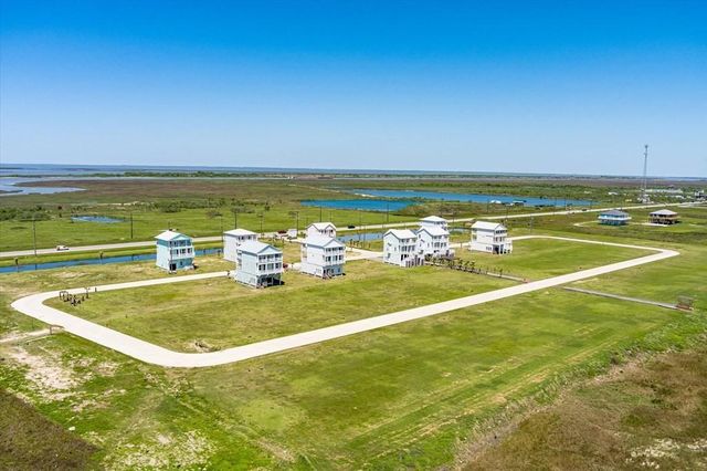 639 Arlo Terrace, Gilchrist, TX 77617