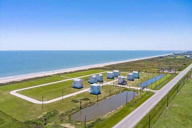 639 Arlo Terrace, Gilchrist, TX 77617