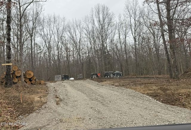 271 Georgee Rd, Jamestown, TN 38556