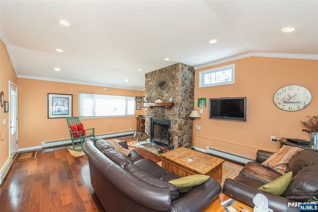 312 Cupsaw Drive, Ringwood, NJ 07456