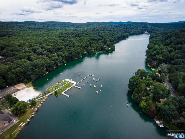 312 Cupsaw Drive, Ringwood, NJ 07456