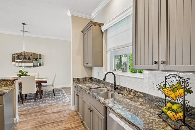 1212 FIESTA KEY CIRCLE, Lady Lake, FL 32159