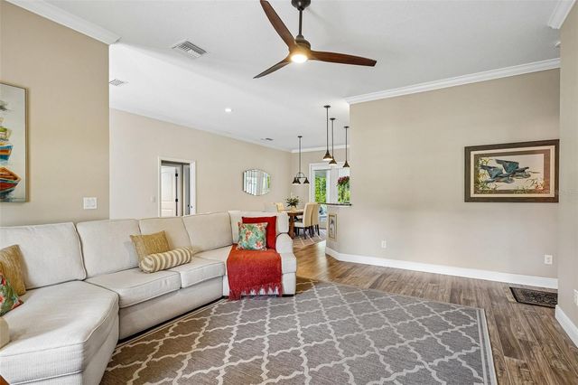 1212 FIESTA KEY CIRCLE, Lady Lake, FL 32159