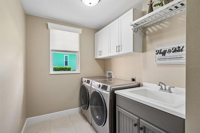 1212 FIESTA KEY CIRCLE, Lady Lake, FL 32159