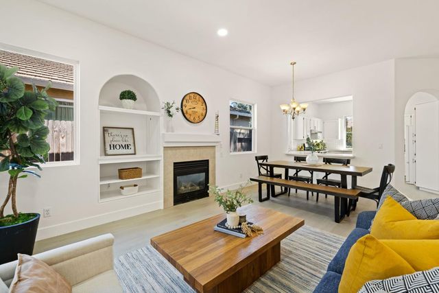 45 Rossignol Cir, Sacramento, CA 95833