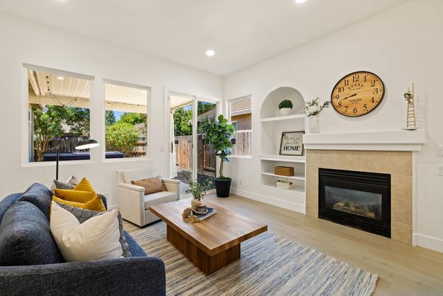 45 Rossignol Cir, Sacramento, CA 95833