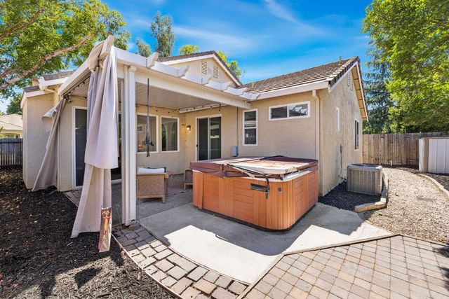 45 Rossignol Cir, Sacramento, CA 95833