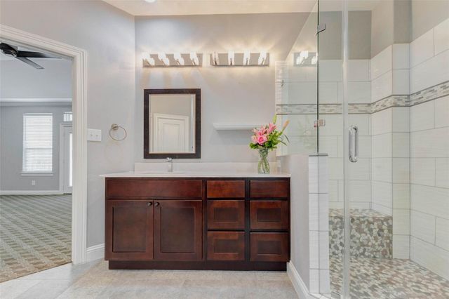 9 Versante Court, Houston, TX 77070