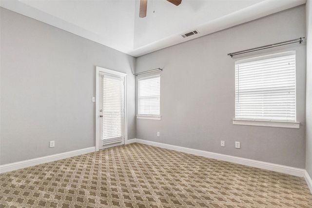 9 Versante Court, Houston, TX 77070