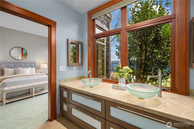 4632 E Mercer Way, Mercer Island, WA 98040