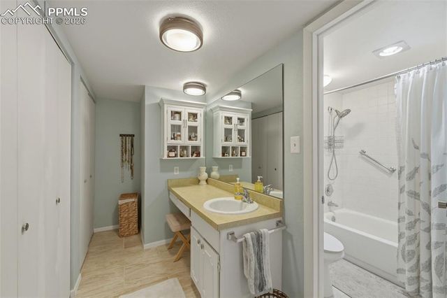 1098 Fontmore Road B, Colorado Springs, CO 80904