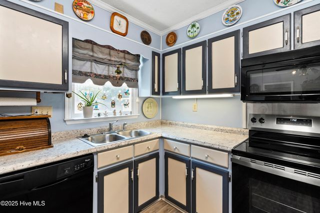 210 NE 52nd Street, Oak Island, NC 28465