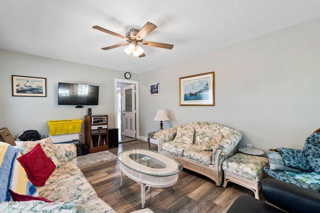 210 NE 52nd Street, Oak Island, NC 28465